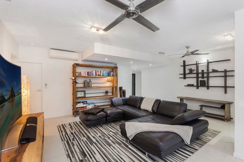 Luxury Pool Side Apartment In Beachfront Resort - Tourism Caloundra 0