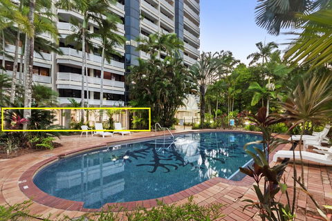 Luxury Pool Side Apartment In Beachfront Resort - Tourism Caloundra 1