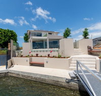 Luxury Waterfront Family Entertainer on Dolphin - Tourism Caloundra