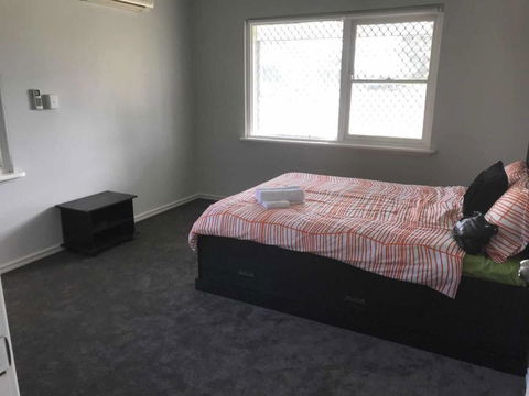 Maddington House Unit A - Tourism Caloundra 2