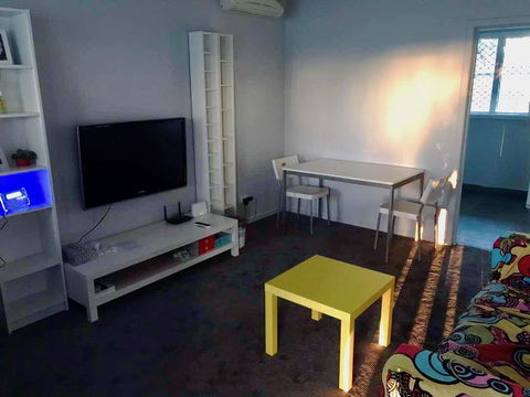 Maddington House Unit B - Tourism Caloundra 2