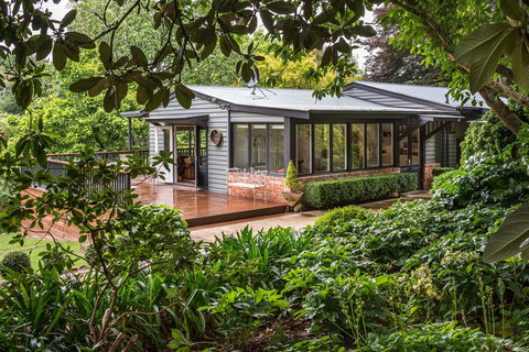 Magnolias On Mernda - Tourism Caloundra 0