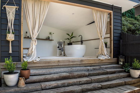 Magnolias On Mernda - Tourism Caloundra 1