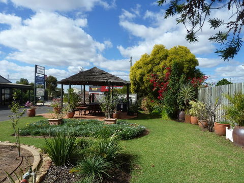 Mandalay Motel - Tourism Caloundra 1