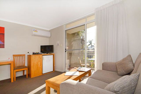 Mandurah Motel And Apartments - Tourism Caloundra 2