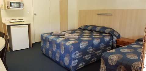 Mango Tree Motel - Tourism Caloundra 2