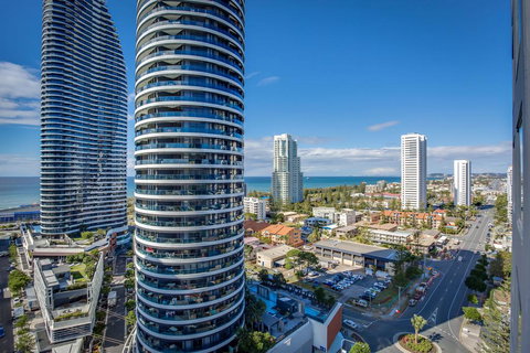 Mantra Broadbeach On The Park - Tourism Caloundra 2
