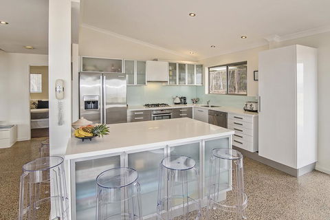 Margaret River Farmhouse - Tourism Caloundra 1
