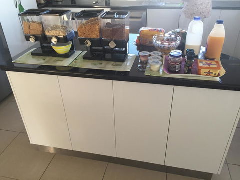 Margs Bed And Breakfast - Tourism Caloundra 3