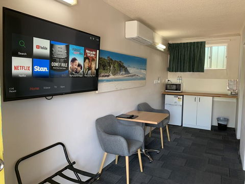 Mariner Motel - Tourism Caloundra 3