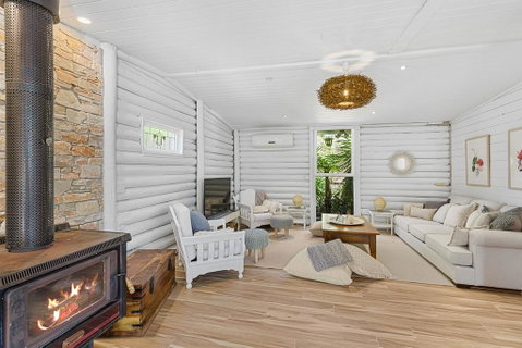 MARTHA COTTAGE - MT MARTHA - Tourism Caloundra 0
