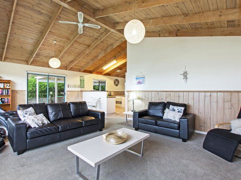Matilda - 2 Crowe Street - Tourism Caloundra 2