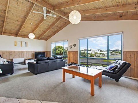 Matilda - 2 Crowe Street - Tourism Caloundra 1