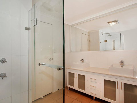 Mayfield 23 - 5 BDRM Home With Pool - Tourism Caloundra 1