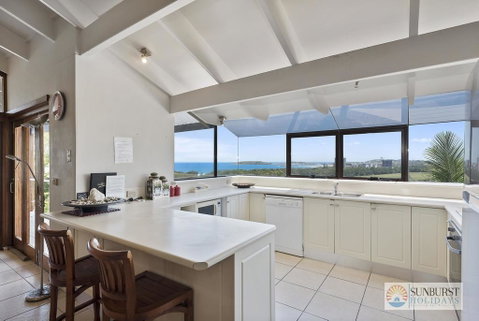 Mcauleys Beach House - Tourism Caloundra 3
