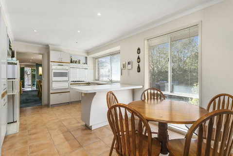 McCrae On The Beach - Right On The Magnificent Beach - Tourism Caloundra 2