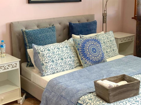 Meraki House - Tourism Caloundra 0