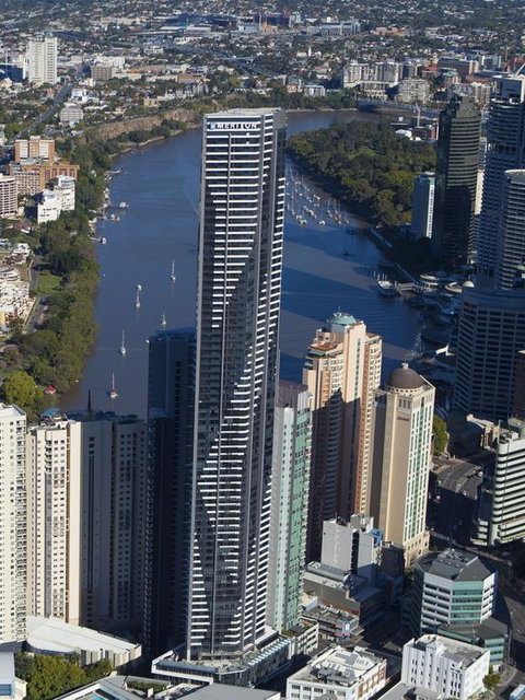 Meriton Suites Adelaide Street - Tourism Caloundra 3
