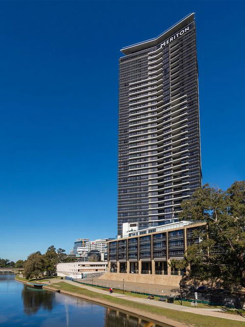 Meriton Suites Church Street, Parramatta - Tourism Caloundra 3