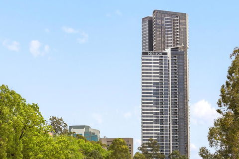 Meriton Suites Church Street, Parramatta - Tourism Caloundra 1