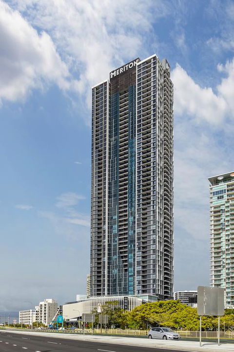 Meriton Suites Southport - Tourism Caloundra 3