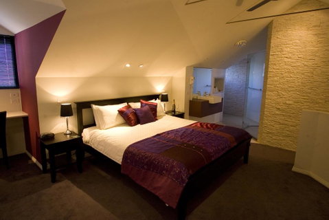 Merlot Verdelho Townhouses - Tourism Caloundra 0