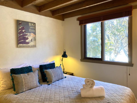 Merrigang Chalet, Dinner Plain - Tourism Caloundra 1