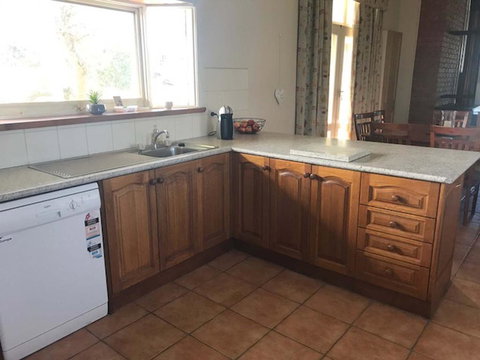 Merton Manor - Tourism Caloundra 1