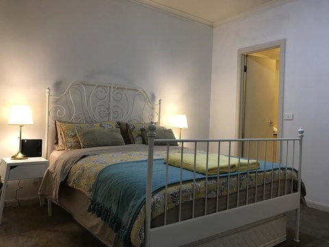 MH CBD Private Apartment @ Flinders Lane - Tourism Caloundra 1