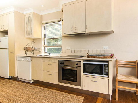 Middles - Villa Manyana 02 - Tourism Caloundra 1