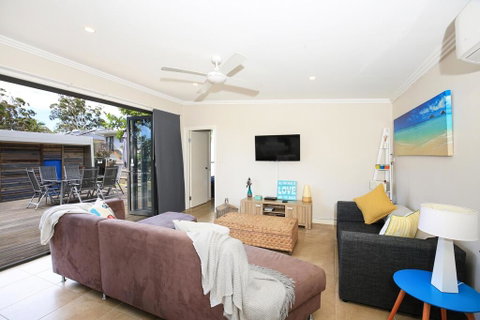 Mikora, Callala Bay - Tourism Caloundra 3