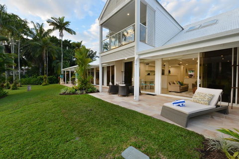 Mirage Luxury Villas - Tourism Caloundra 0