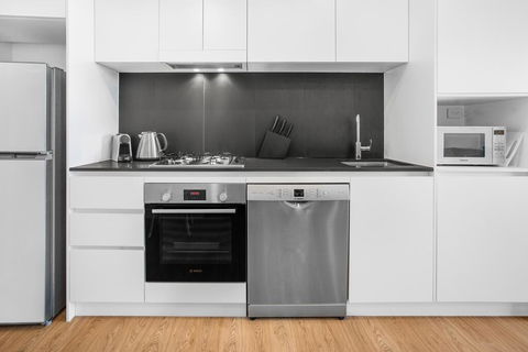 Modern 1-Bed Apartment With Balcony And Leisure Area - Tourism Caloundra 3