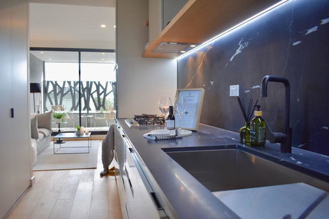 Modern And Elegant Apartment Near The Beach - Tourism Caloundra 1