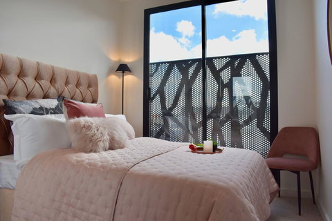 Modern And Elegant Apartment Near The Beach - Tourism Caloundra 3