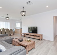 Modern and Spacious home near Curtin University - Tourism Caloundra