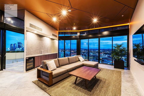 Modern Apartment In South Brisbane Infinity Pool - Tourism Caloundra 3