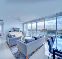 Modern Contemporary Southport Apartment - Tourism Caloundra