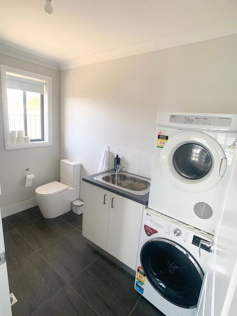 Modern Majestic - Everything You Need - Private Location - Tourism Caloundra 3