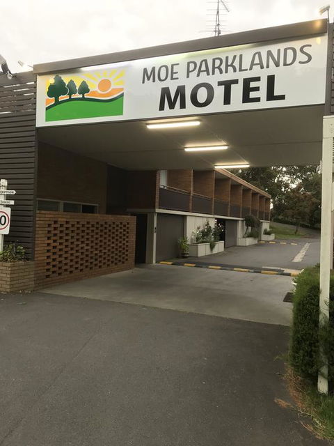Moe Parklands Motel - Tourism Caloundra 2