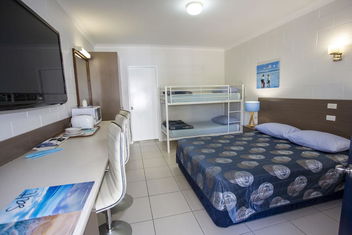 Moffat Beach Motel Caloundra with Tourism Caloundra