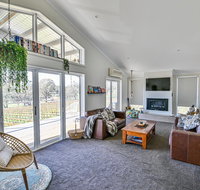 Mortimers Wines - The Canopy Loft - Tourism Caloundra