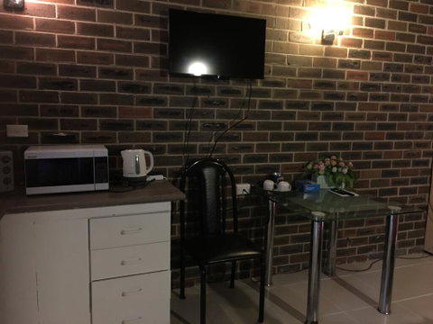 Motel Studio Room - Tourism Caloundra 2