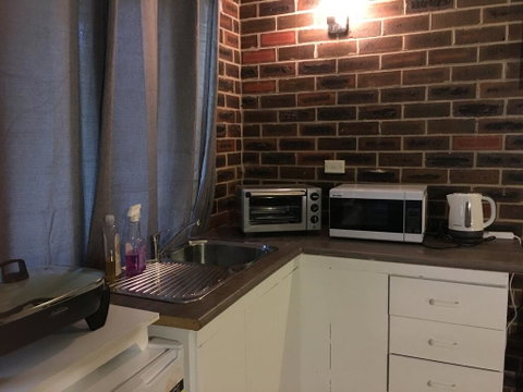 Motel Studio Room - Tourism Caloundra 3