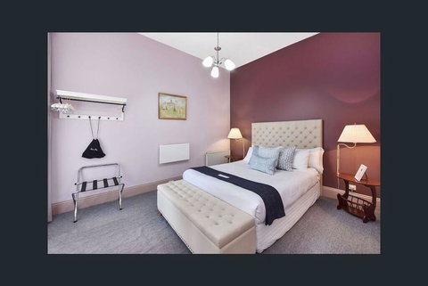 Mount Victoria Manor - Tourism Caloundra 1