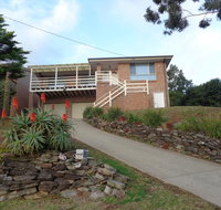 Mountain View Beach House - Tourism Caloundra