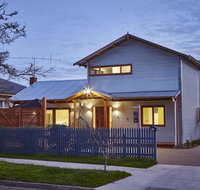 MounTin Hut - Central Bright - Tourism Caloundra