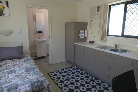 Mt Isa City Motel - Tourism Caloundra 1