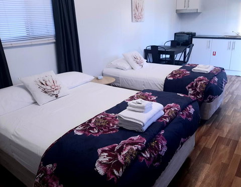 Mt Larcom Tourist Park - Tourism Caloundra 2