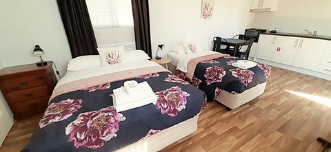 Mt Larcom Tourist Park - Tourism Caloundra 1